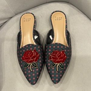 Rose mules sandals 8